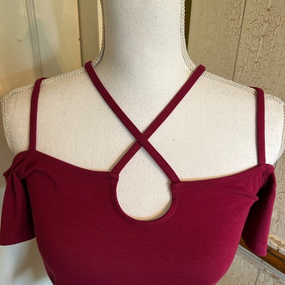 Limited Express Red Short Sleeve Cut Out Blouse - Picture 2 of 12
